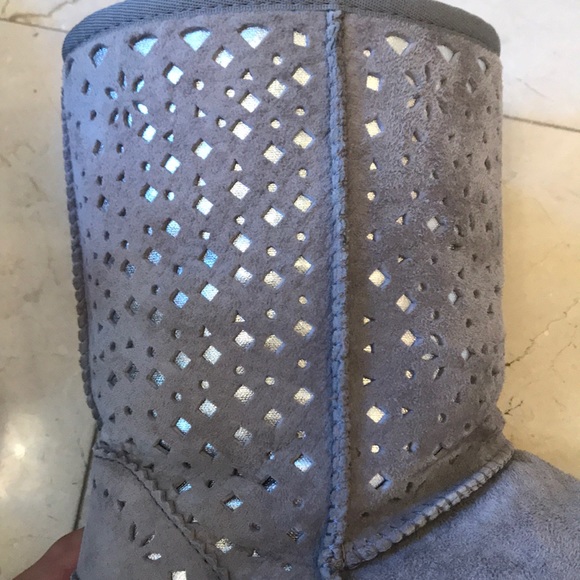 Beautiful⚡️Women’s Uggs - Picture 4 of 15